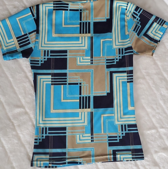 Vibrant No problem Dressy Tee - Picture 2 of 4